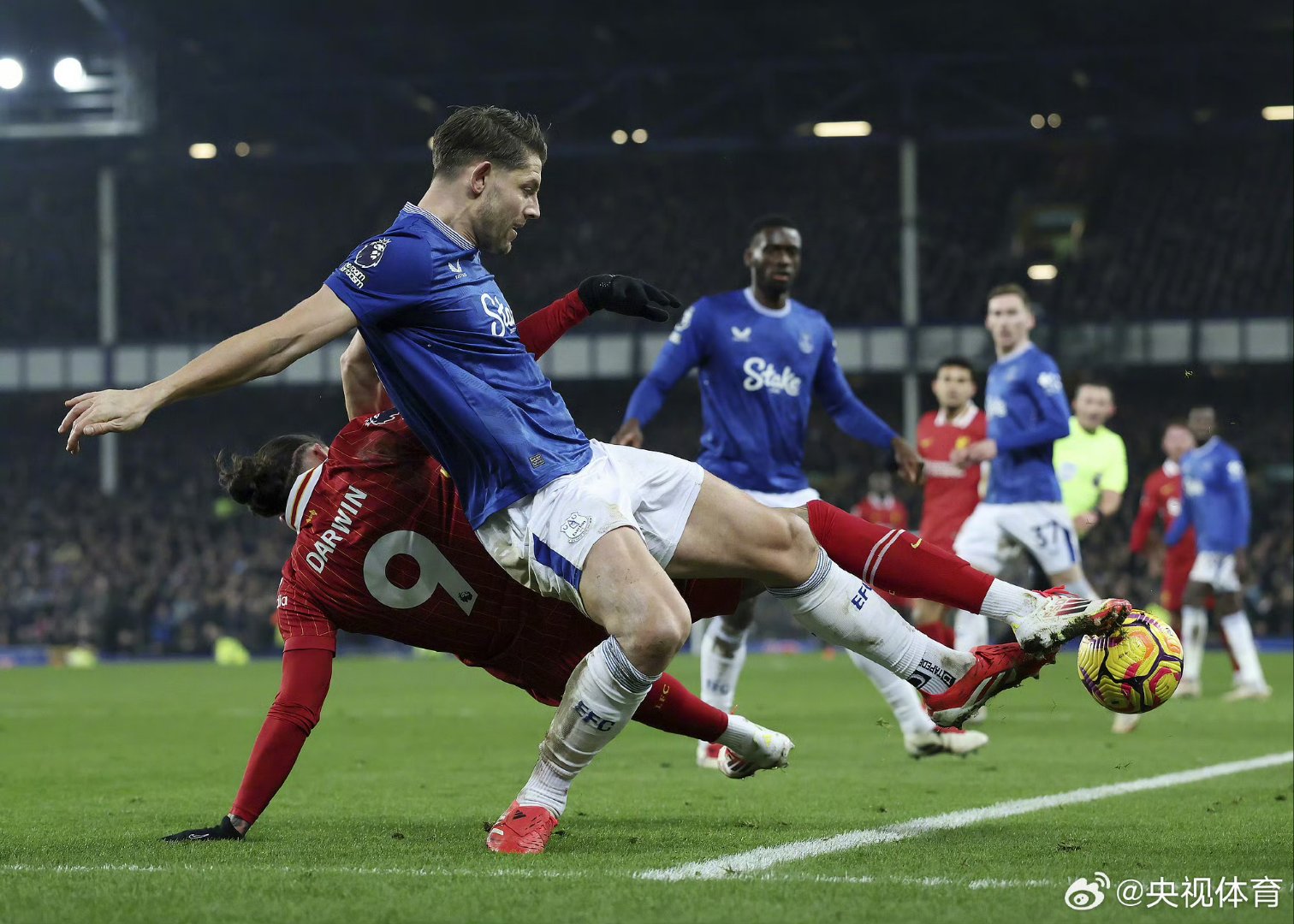 包含亚冠首回合对决在即！费内巴切演练定位球，利物浦密集防守应对的词条